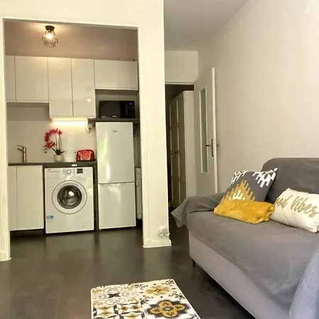 Studio Balcon, Centre Ville, Proximite Plages, Commerces, Restaurants, Musees... Antibes Exterior photo