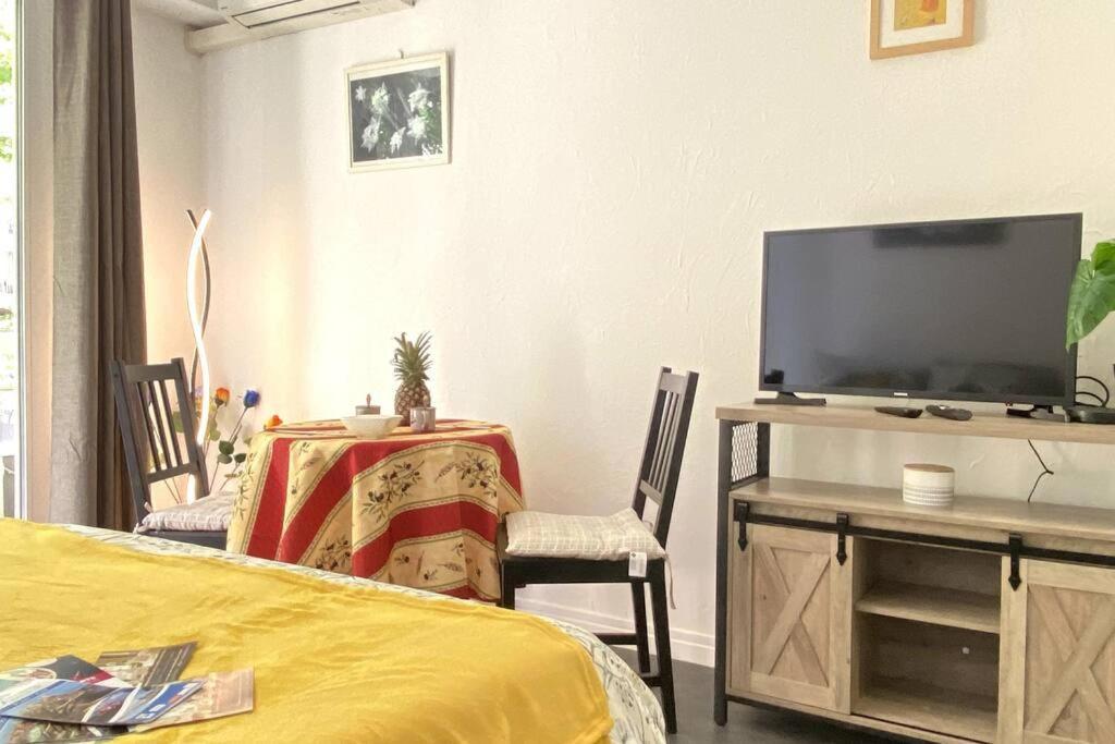 Balcon, Centre Ville, Proximite Plages, Commerces, Restaurants, Musees... Apartment *